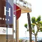 Mercure Raphael Centre 4*