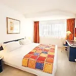 Hotel Mercure Raphael Centre 4*