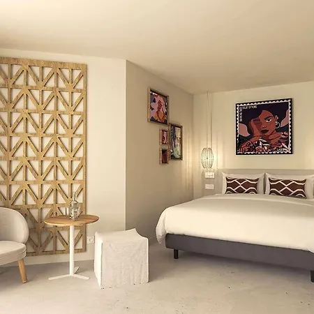 Mercure Raphael Centre Hotel 4*