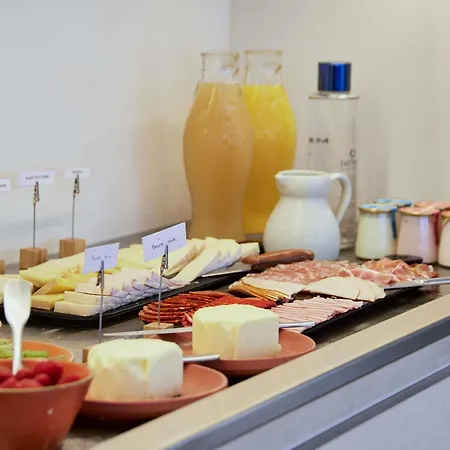 Mercure Raphael Centre Отель 4*
