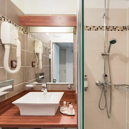 Mercure Raphael Centre Saint-Raphaël