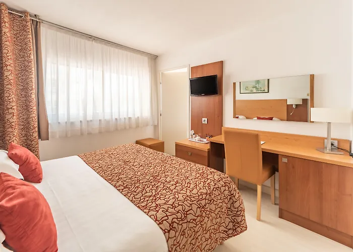 Mercure Raphael Centre Hotel