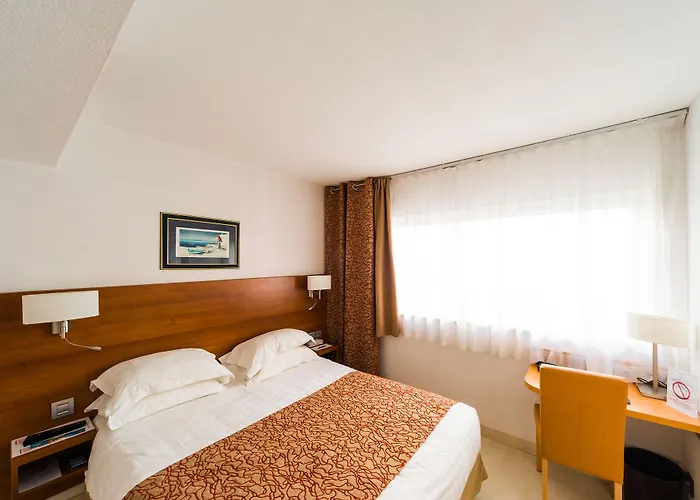 Mercure Raphael Centre Hotel