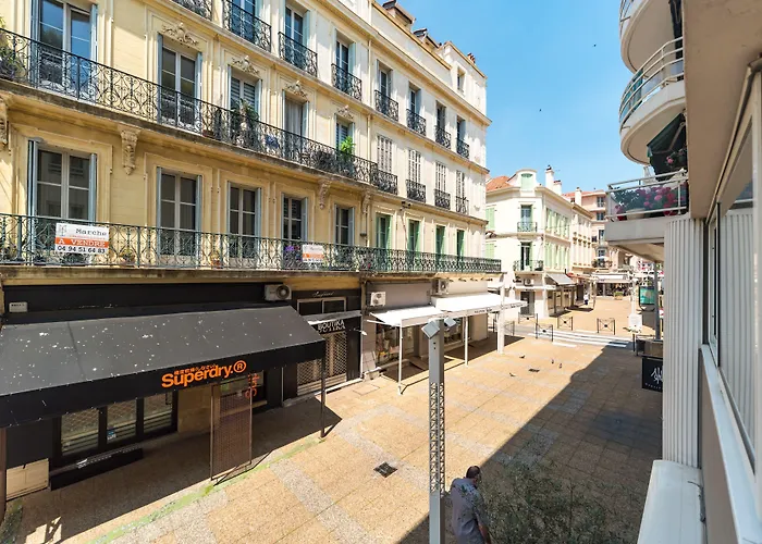 Mercure Raphael Centre Hotel 4*