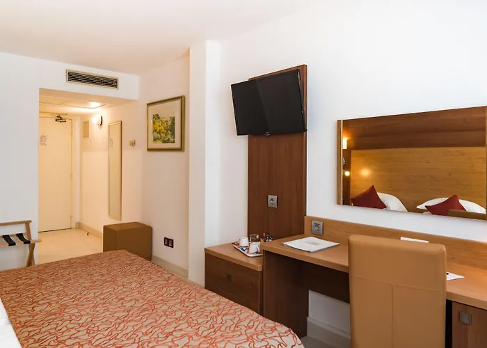 Mercure Raphael Centre