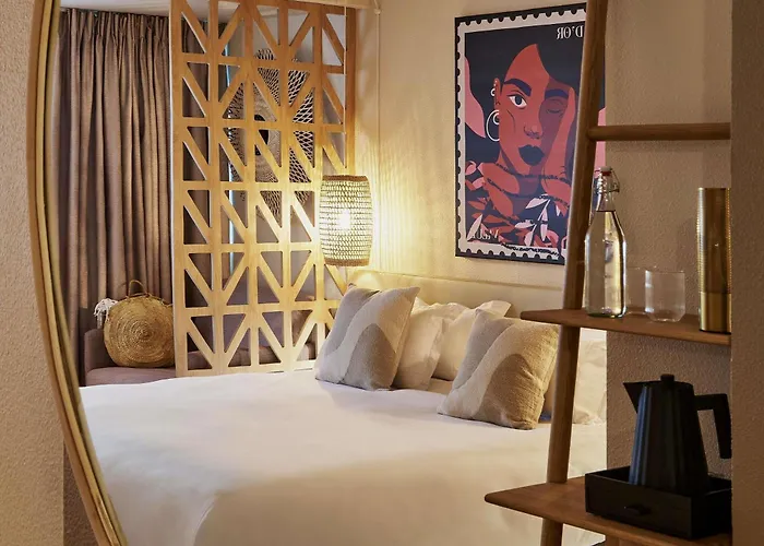 Mercure Raphael Centre 4*