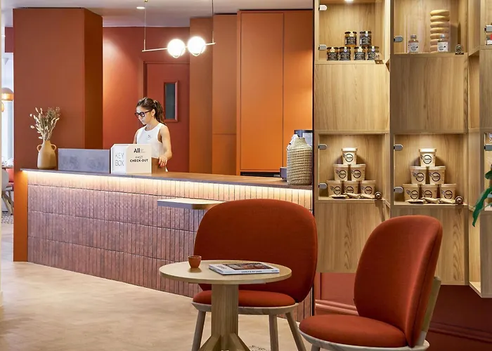 Mercure Raphael Centre 4*