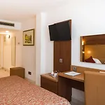 Mercure Raphael Centre