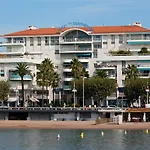 Mercure Raphael Centre فندق Saint-Raphaël