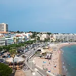 Mercure Raphael Centre فندق Saint-Raphaël