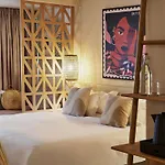 Mercure Raphael Centre 4*