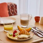 Mercure Raphael Centre 4*