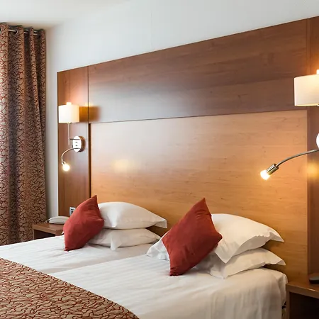 Отель Mercure Raphael Centre