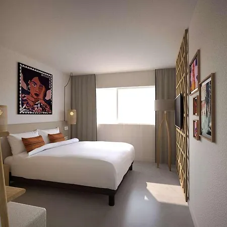 Mercure Raphael Centre 4*