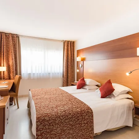 Отель Mercure Raphael Centre Сен-Рафаэль