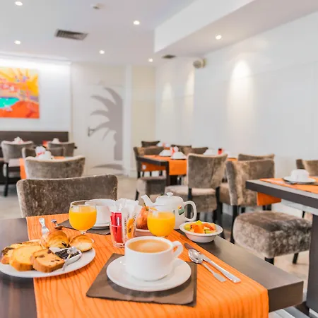 Mercure Raphael Centre מלון