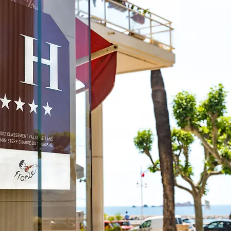 Mercure Raphael Centre 4*