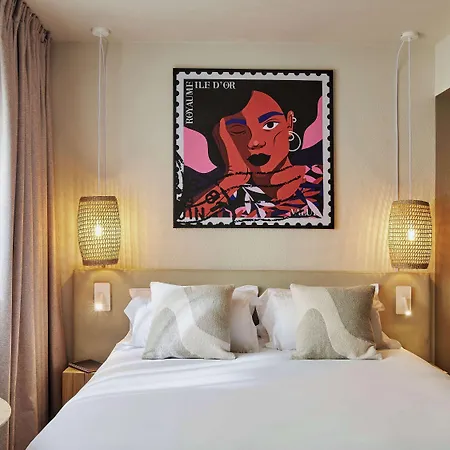 Отель Mercure Raphael Centre Сен-Рафаэль