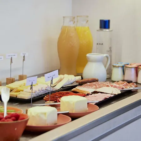 Mercure Raphael Centre Hotel