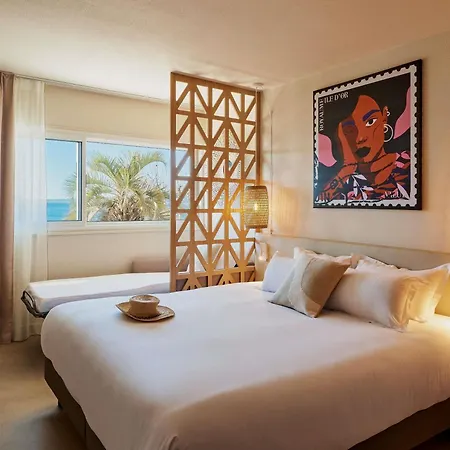 Mercure Raphael Centre 4*
