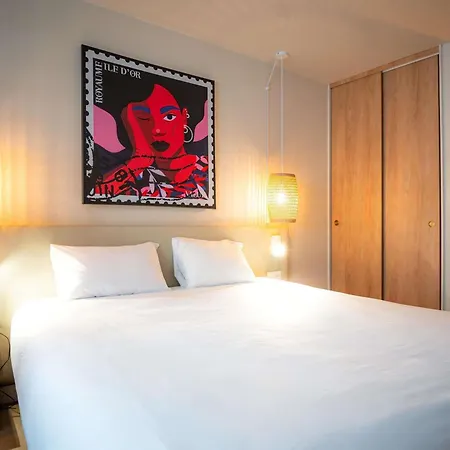 Mercure Raphael Centre 4*
