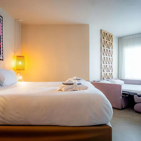 Mercure Raphael Centre 4*