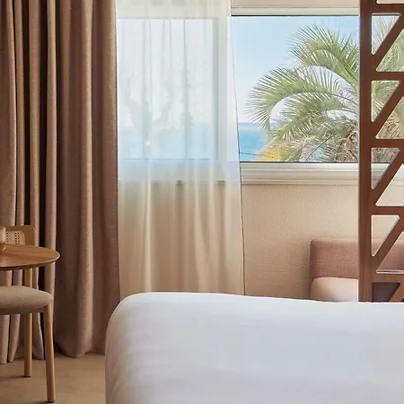 Mercure Raphael Centre