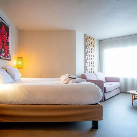Mercure Raphael Centre Hotel