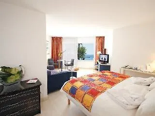 Mercure Raphael Centre Hotel 4*