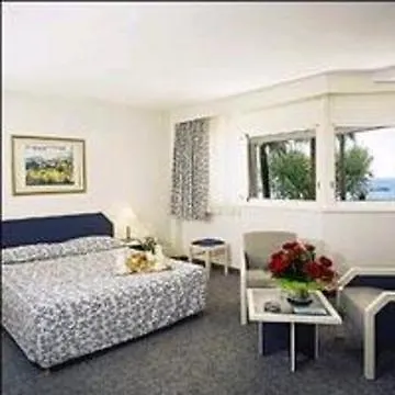 Mercure Raphael Centre Hotel