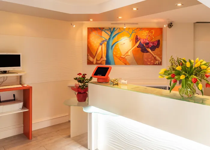 Mercure Raphael Centre 4*