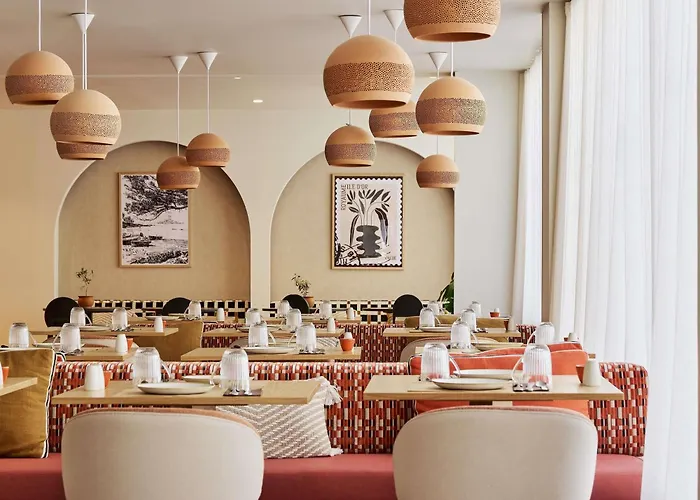 Mercure Raphael Centre Szálloda 4*