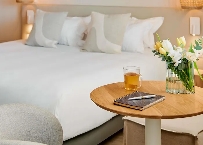 Mercure Raphael Centre Szálloda 4*